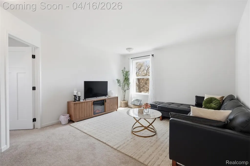 36323 Monroe Westland City MI 48186