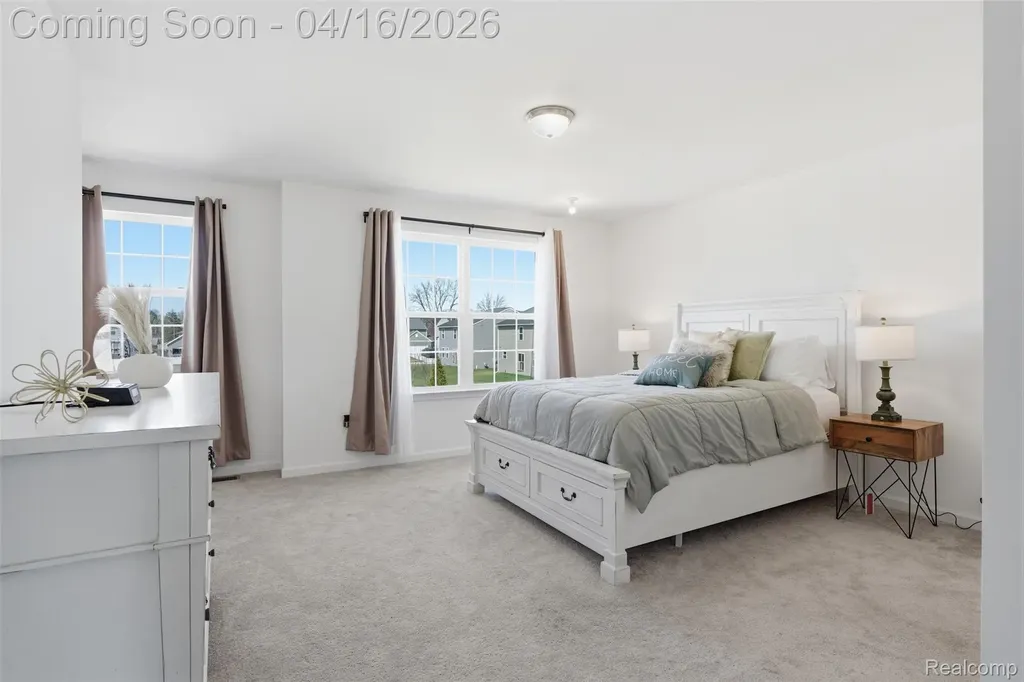 36323 Monroe Westland City MI 48186