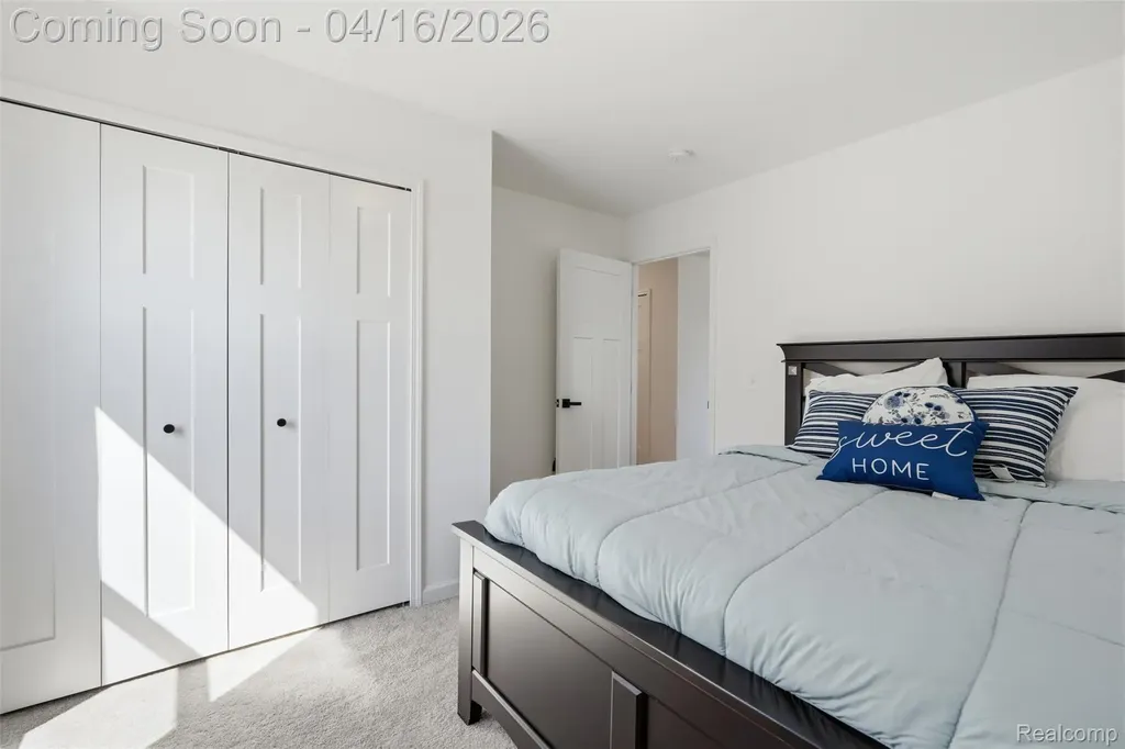 36323 Monroe Westland City MI 48186