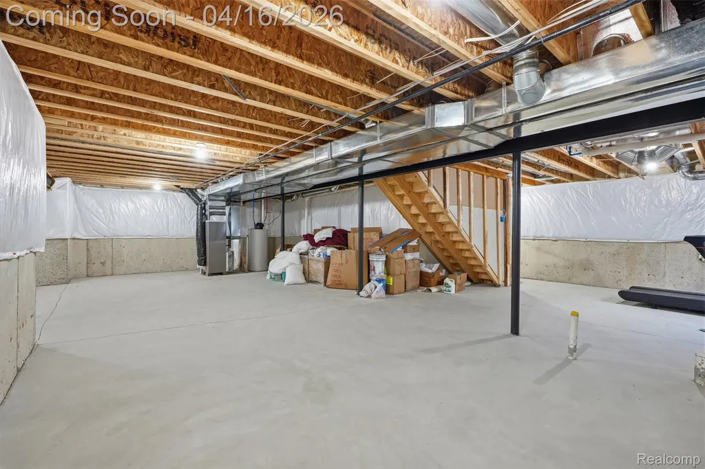36323 Monroe Westland City MI 48186