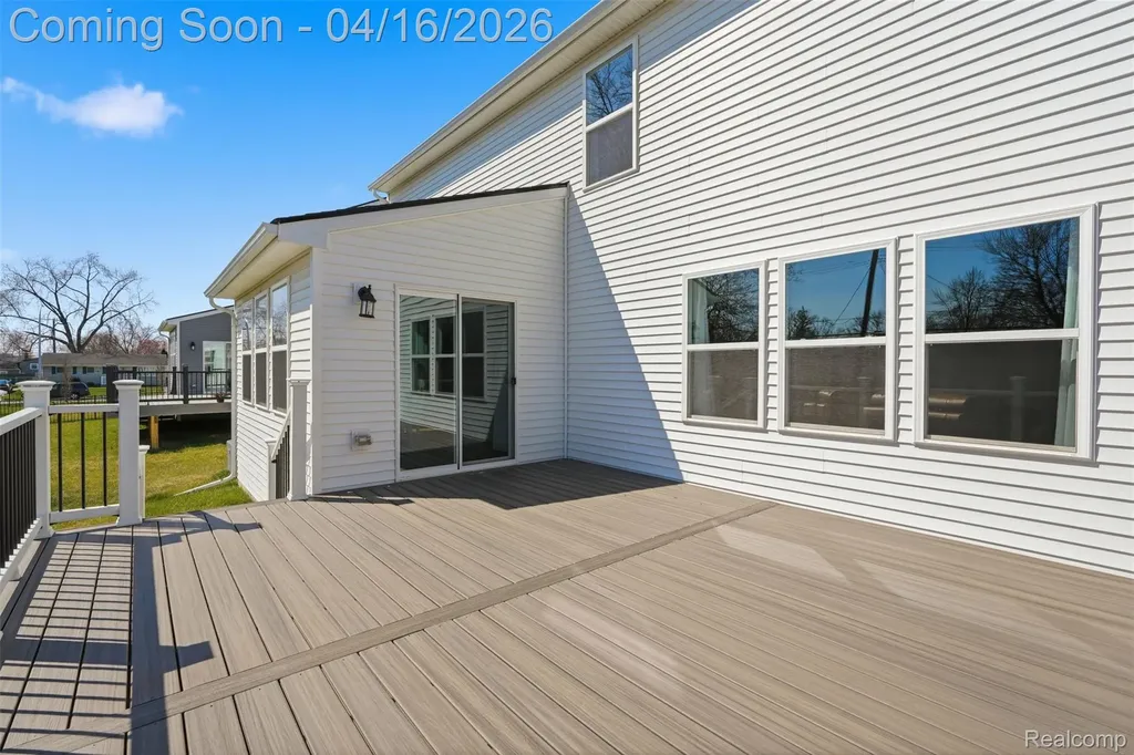 36323 Monroe Westland City MI 48186