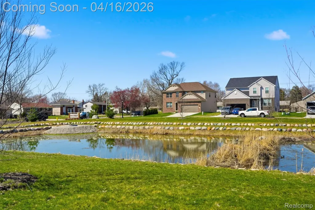 36323 Monroe Westland City MI 48186