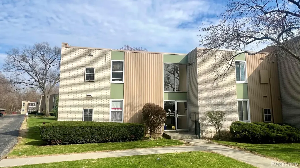 33007 Fargo Street Livonia City MI 48152
