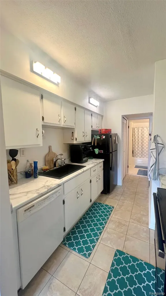 33007 Fargo Street Livonia City MI 48152
