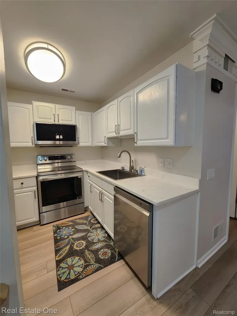 1341 S Washington Avenue Royal Oak City MI 48067