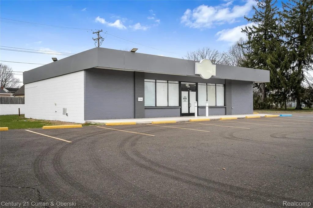 4502 S Wayne Road Wayne City MI 48184