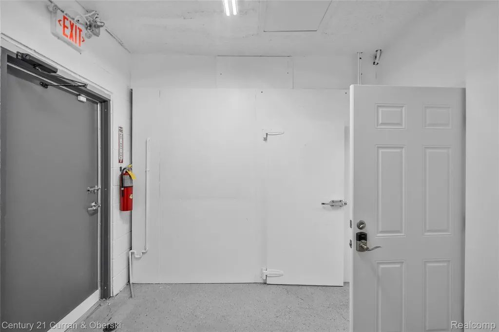 4502 S Wayne Road Wayne City MI 48184