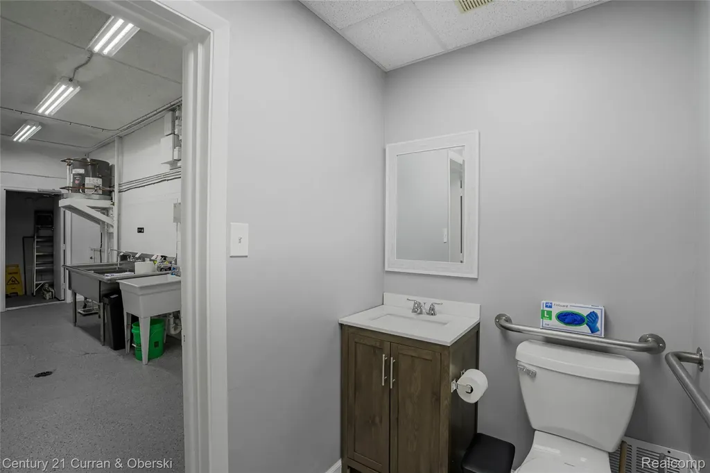 4502 S Wayne Road Wayne City MI 48184