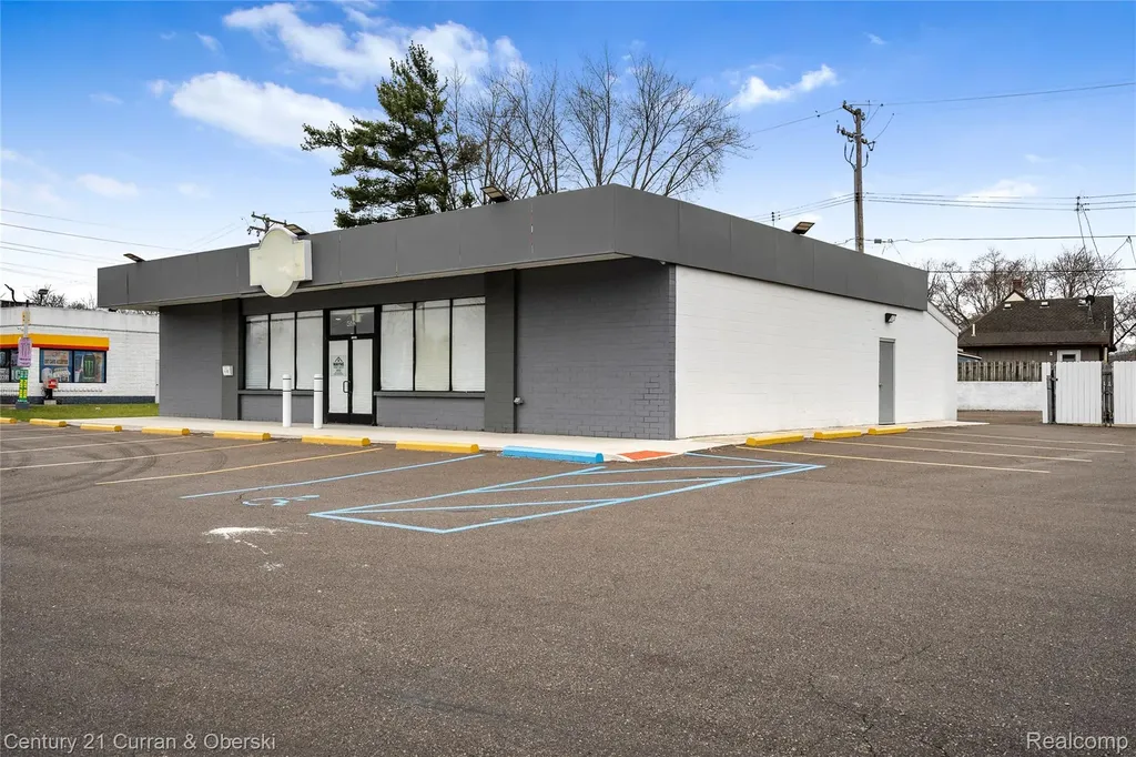 4502 S Wayne Road Wayne City MI 48184