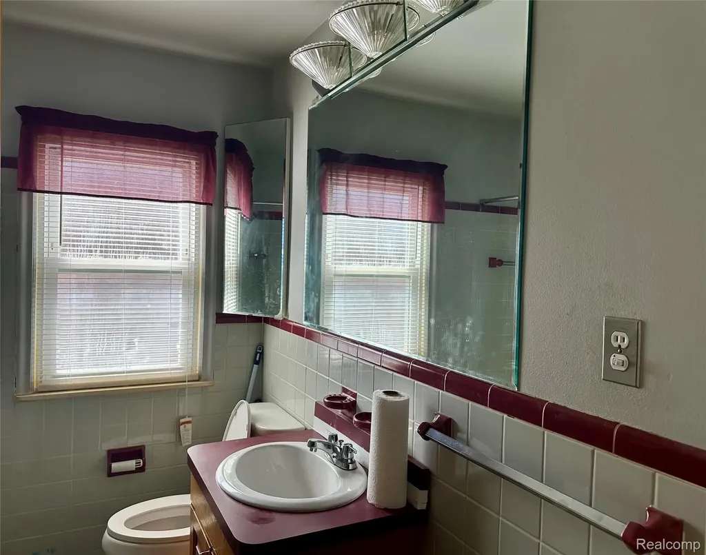 11465 Leverne Road Redford Charter Township MI 48239