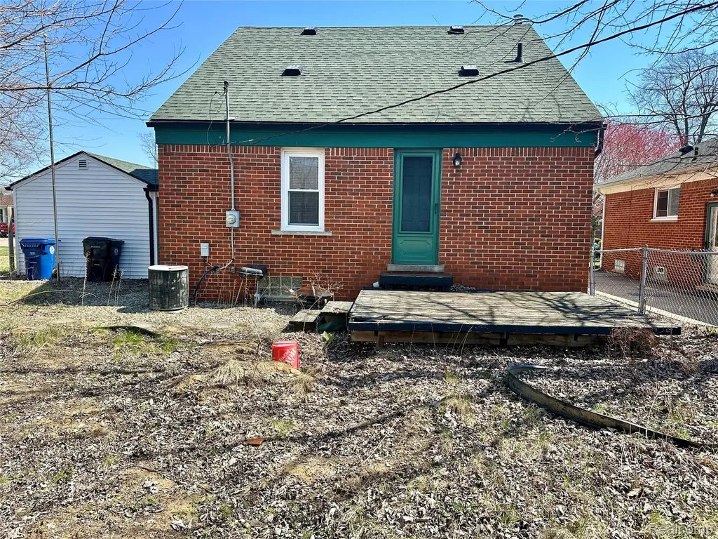 11465 Leverne Road Redford Charter Township MI 48239
