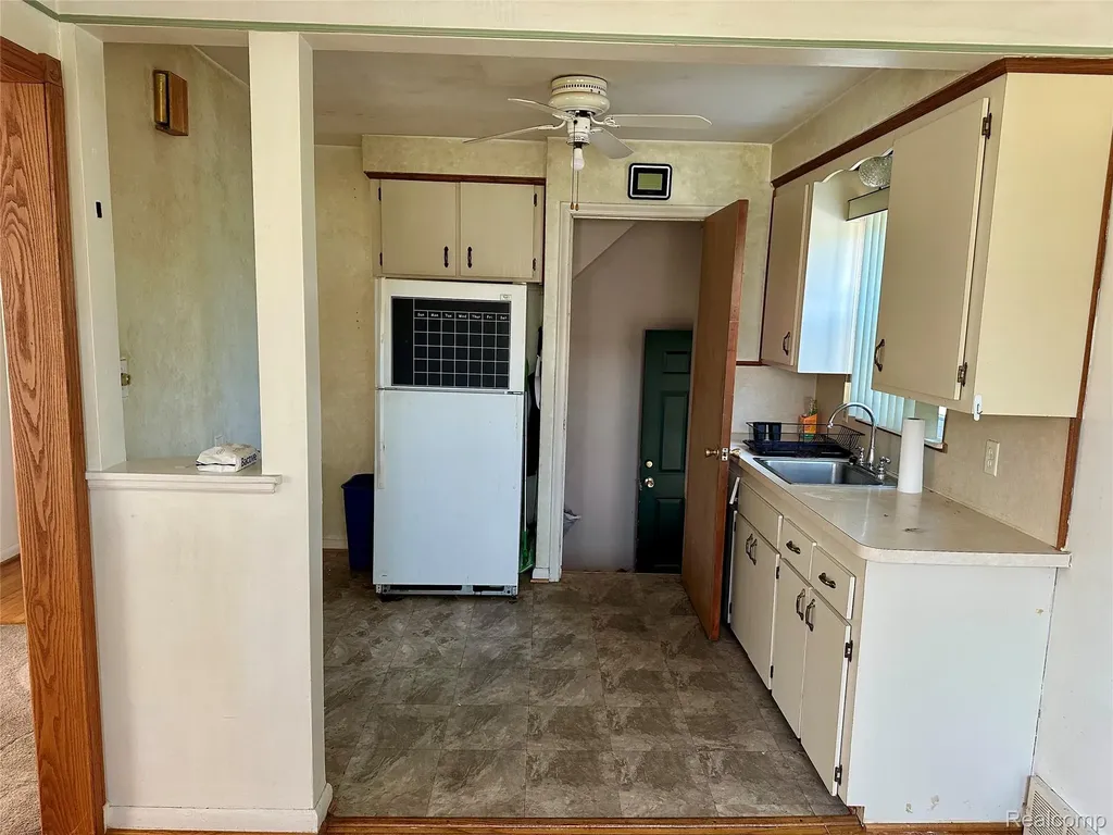 11465 Leverne Road Redford Charter Township MI 48239