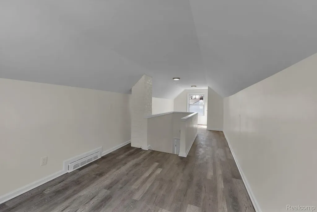 6243 Hunt Street Romulus City MI 48174
