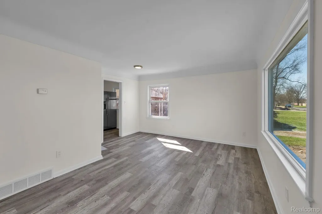 6243 Hunt Street Romulus City MI 48174