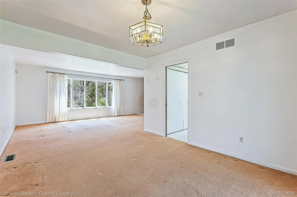 3520 S Hill Road Milford Village MI 48381