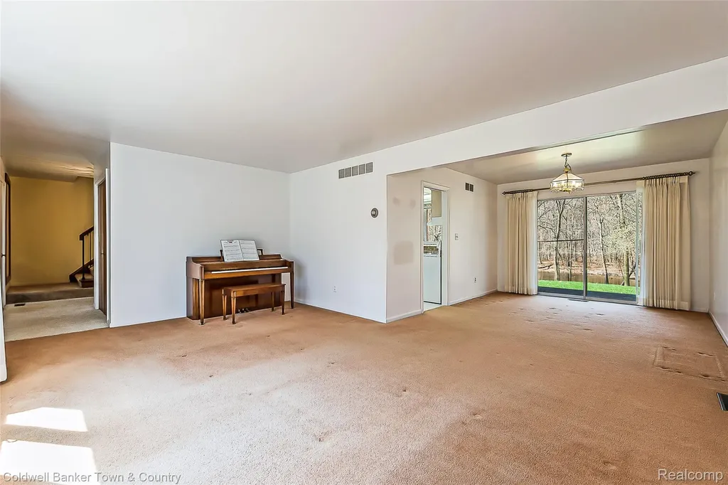 3520 S Hill Road Milford Village MI 48381