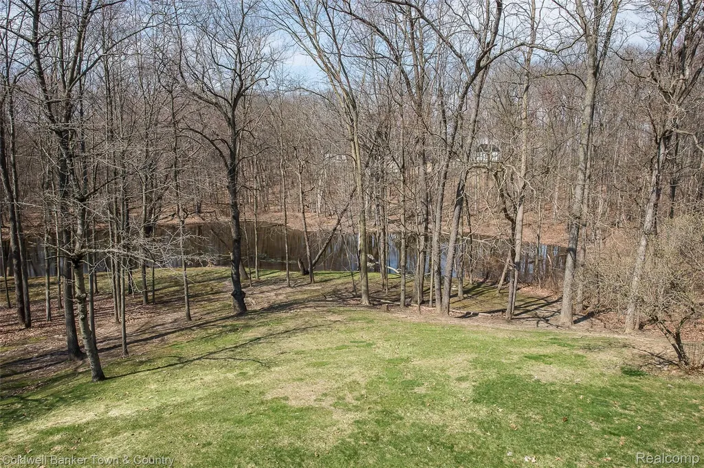 3520 S Hill Road Milford Village MI 48381