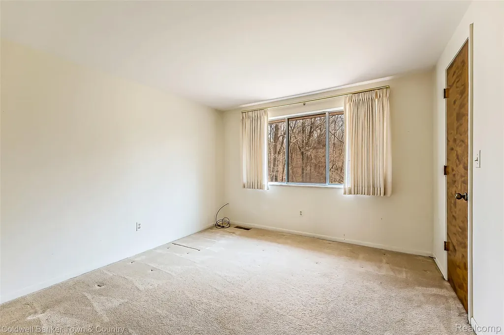 3520 S Hill Road Milford Village MI 48381