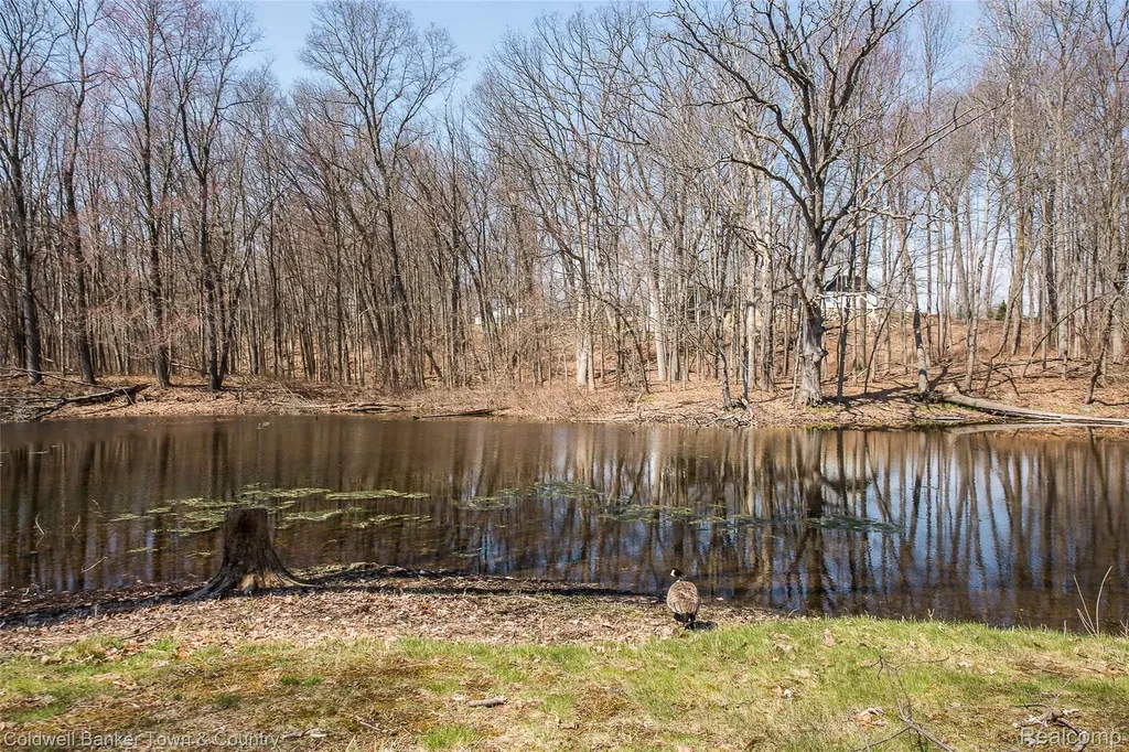 3520 S Hill Road Milford Village MI 48381