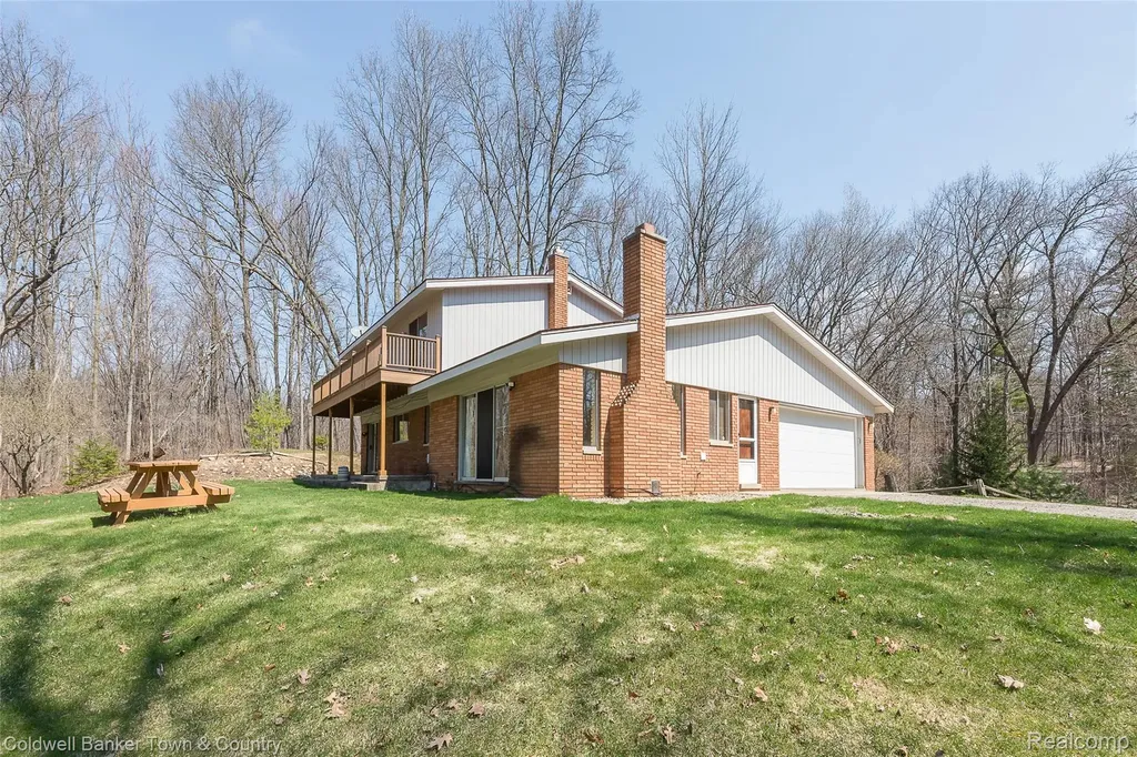 3520 S Hill Road Milford Village MI 48381
