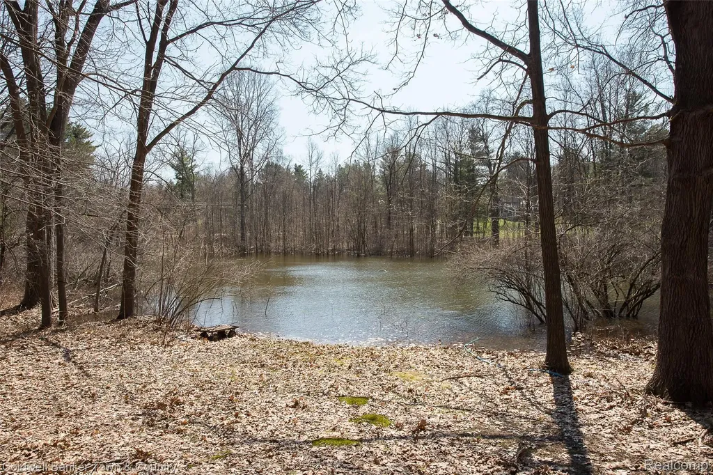 3520 S Hill Road Milford Village MI 48381