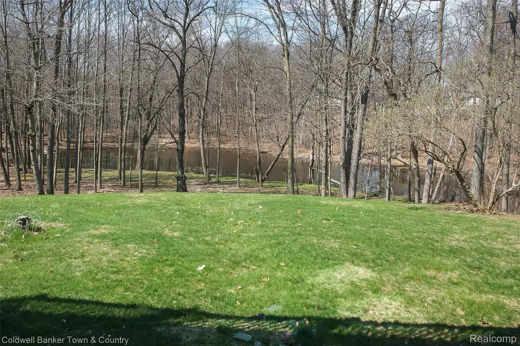 3520 S Hill Road Milford Village MI 48381