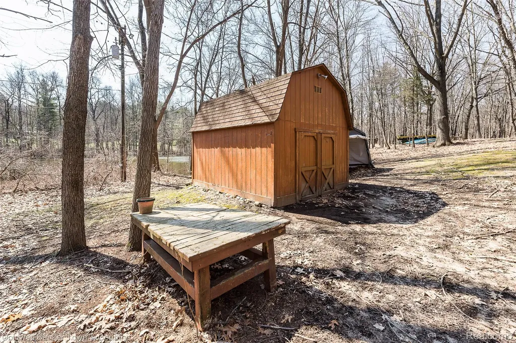 3520 S Hill Road Milford Village MI 48381