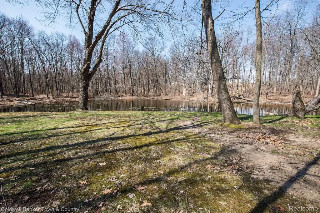 3520 S Hill Road Milford Village MI 48381
