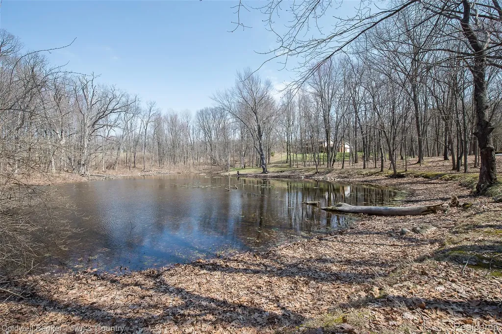 3520 S Hill Road Milford Village MI 48381
