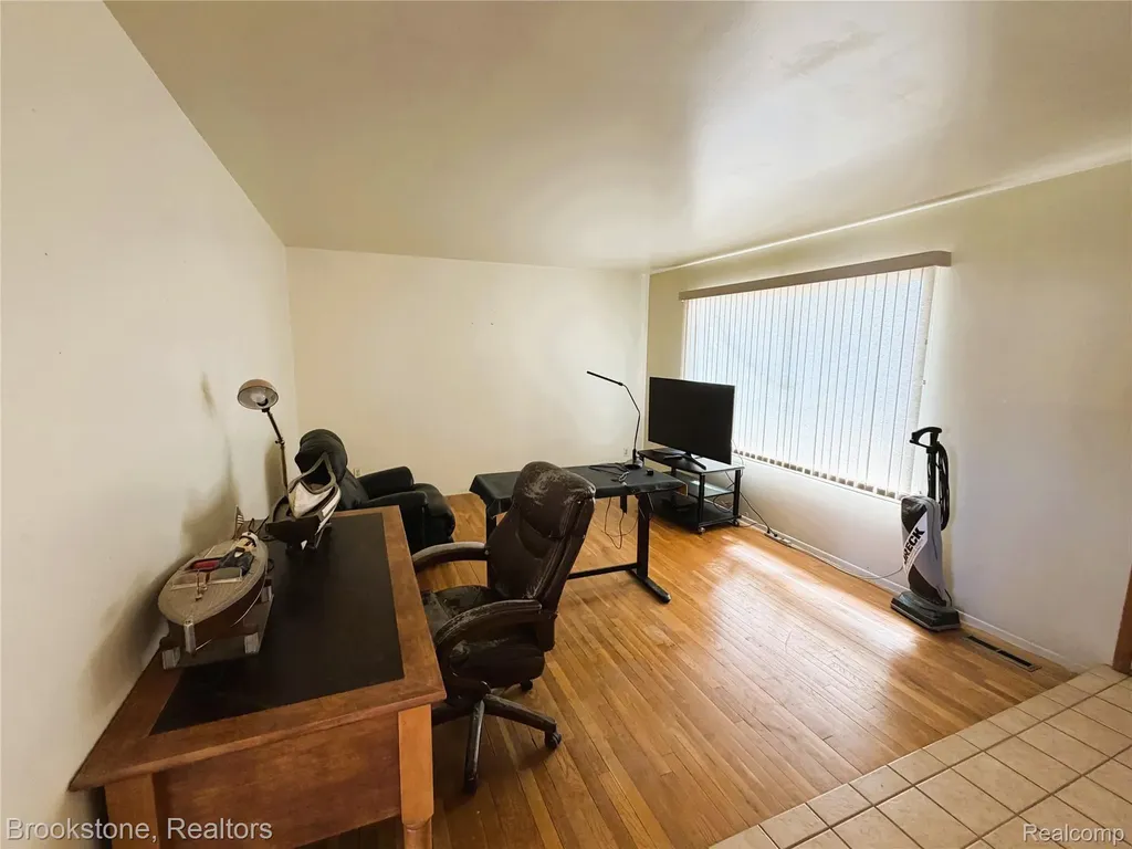 31228 Regal Drive Warren City MI 48088