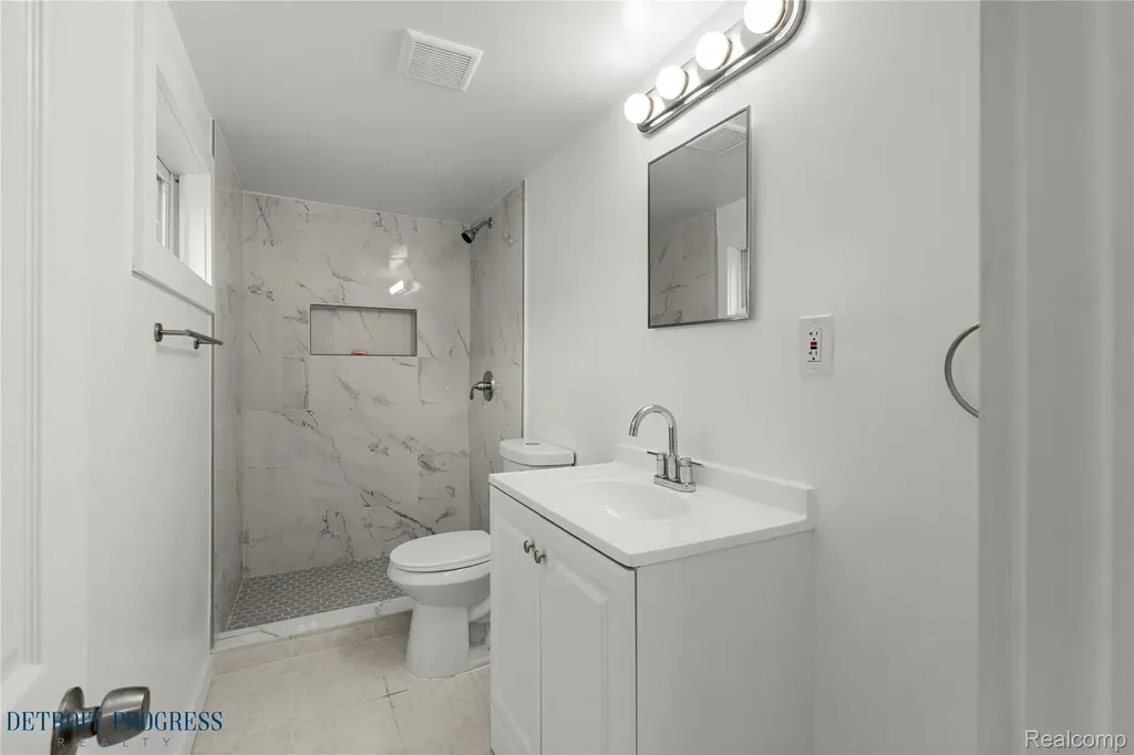16809 Woodingham Drive Detroit City MI 48221