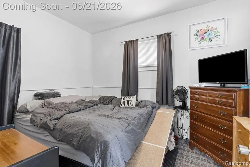 437 Poplar Street Wyandotte City MI 48192