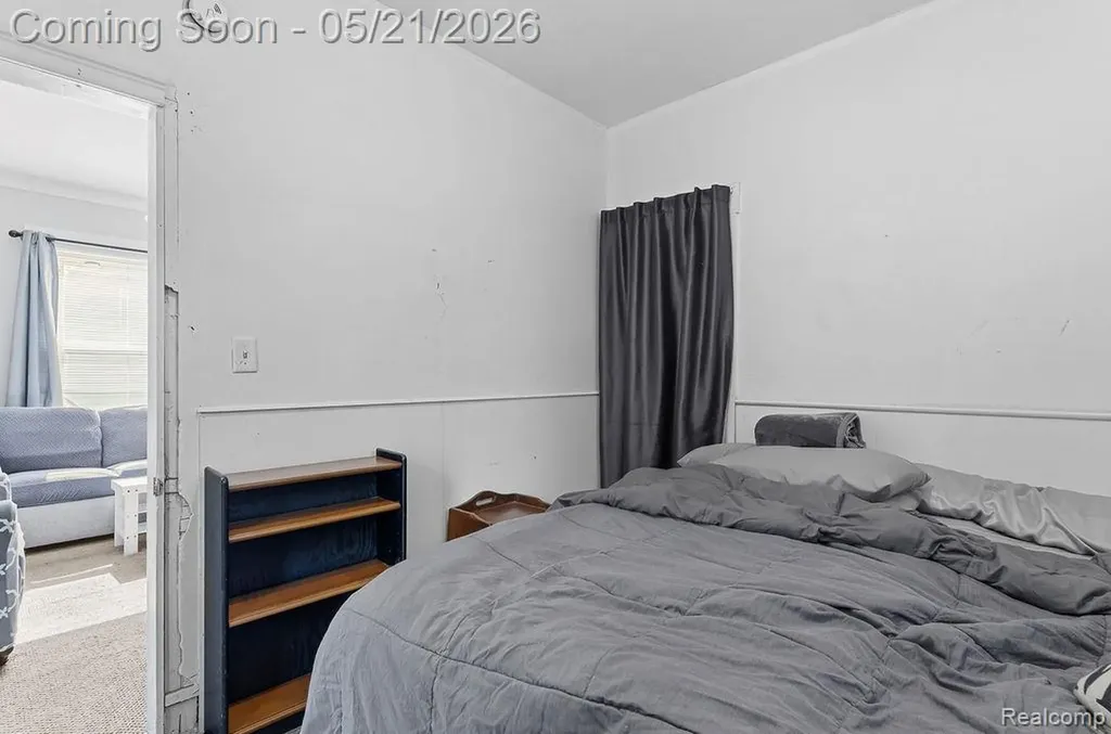 437 Poplar Street Wyandotte City MI 48192