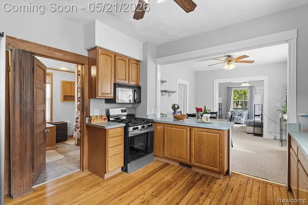 437 Poplar Street Wyandotte City MI 48192