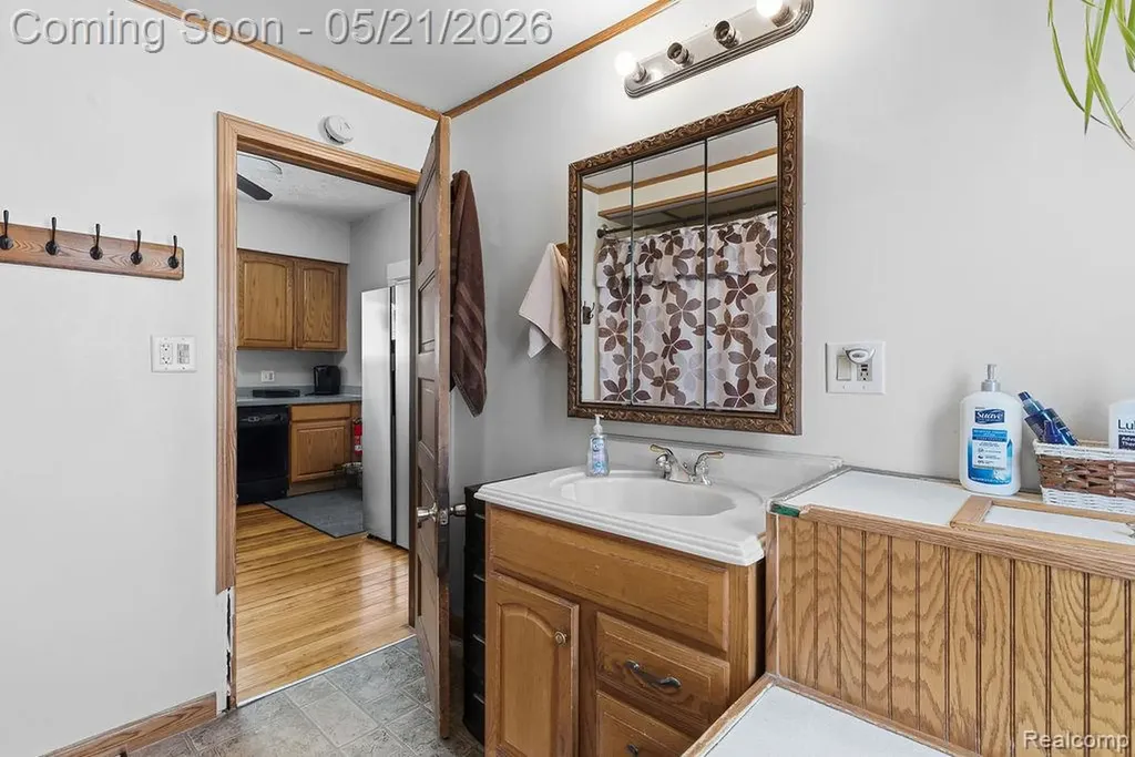 437 Poplar Street Wyandotte City MI 48192