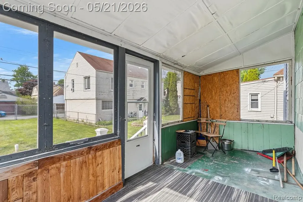 437 Poplar Street Wyandotte City MI 48192