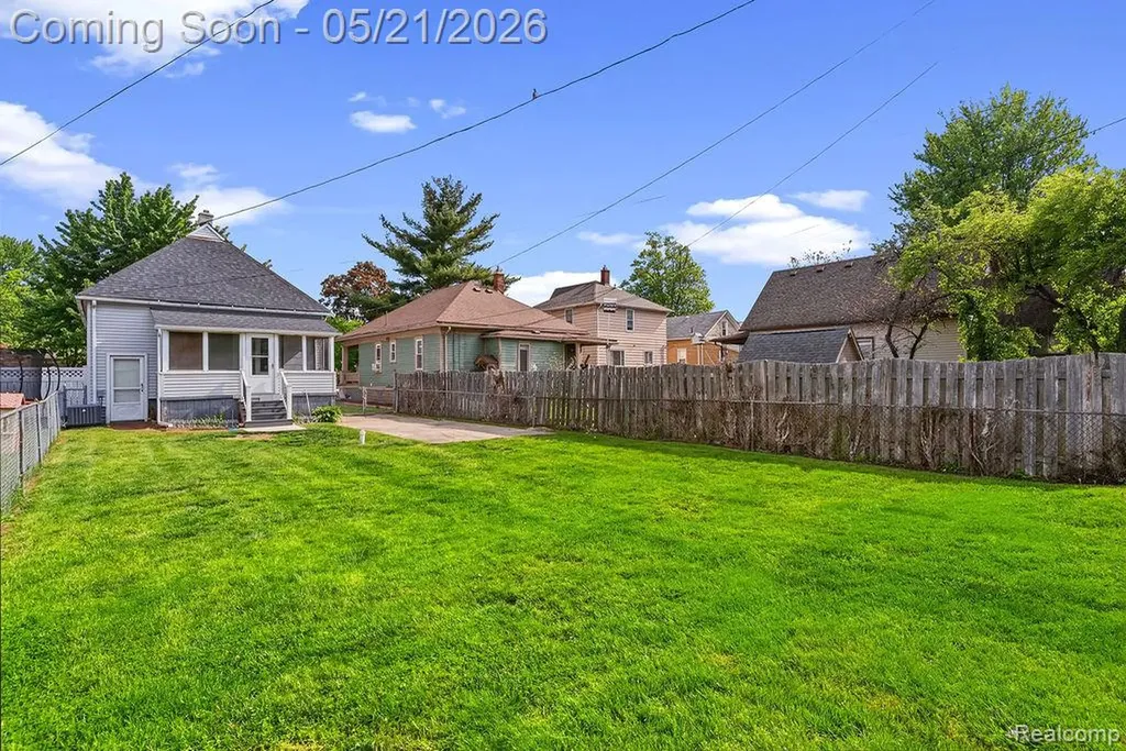 437 Poplar Street Wyandotte City MI 48192