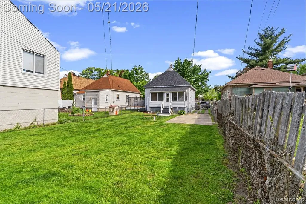 437 Poplar Street Wyandotte City MI 48192