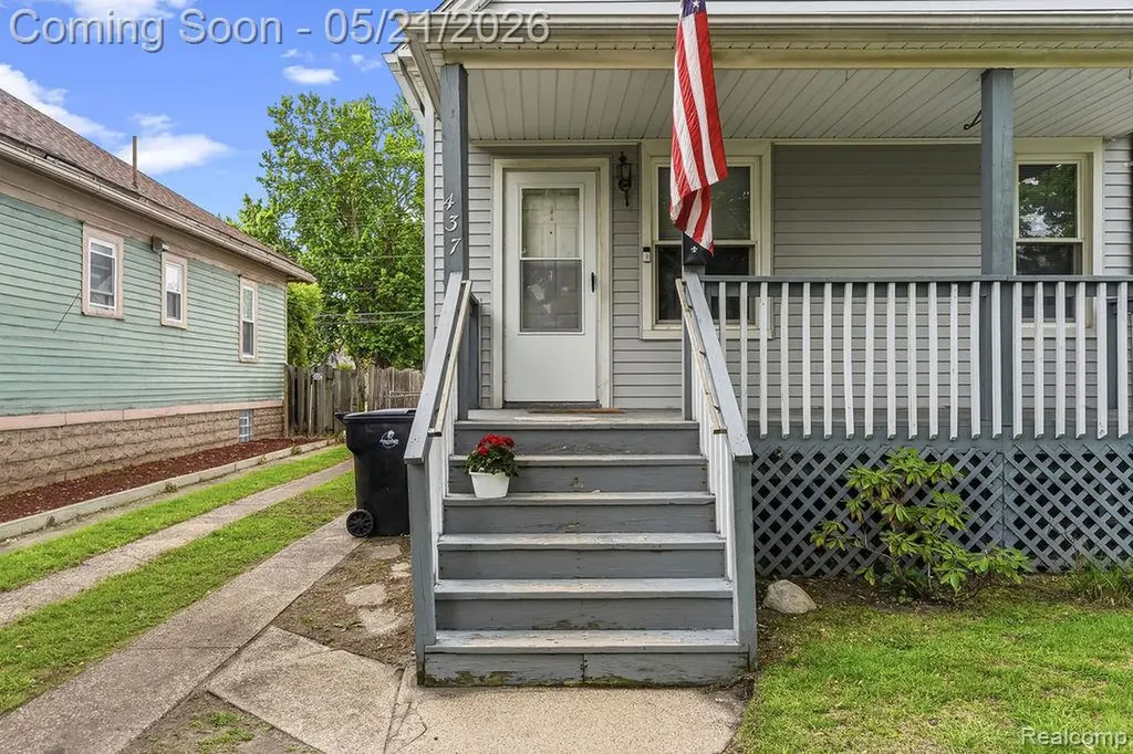 437 Poplar Street Wyandotte City MI 48192
