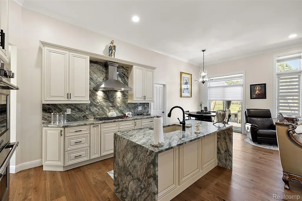 4411 Forster Lane Shelby Charter Township MI 48316