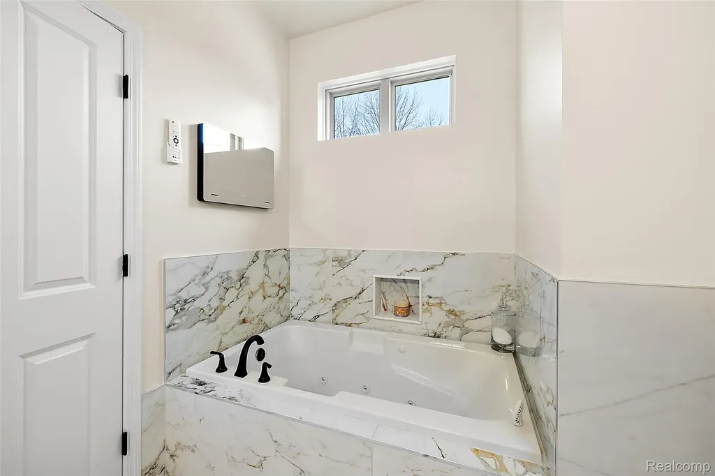 4411 Forster Lane Shelby Charter Township MI 48316