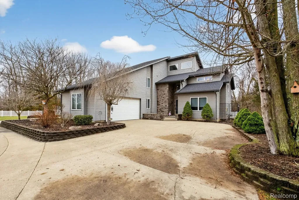 552 N Mckinley Road Flushing City MI 48433