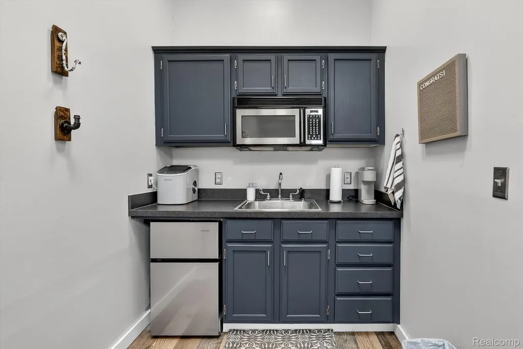 552 N Mckinley Road Flushing City MI 48433