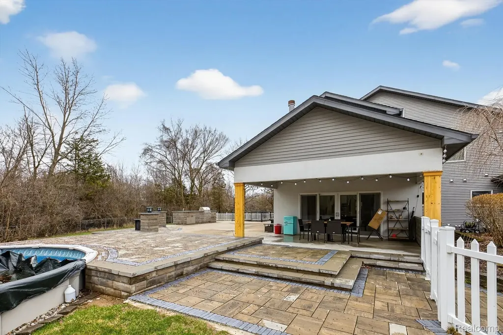552 N Mckinley Road Flushing City MI 48433