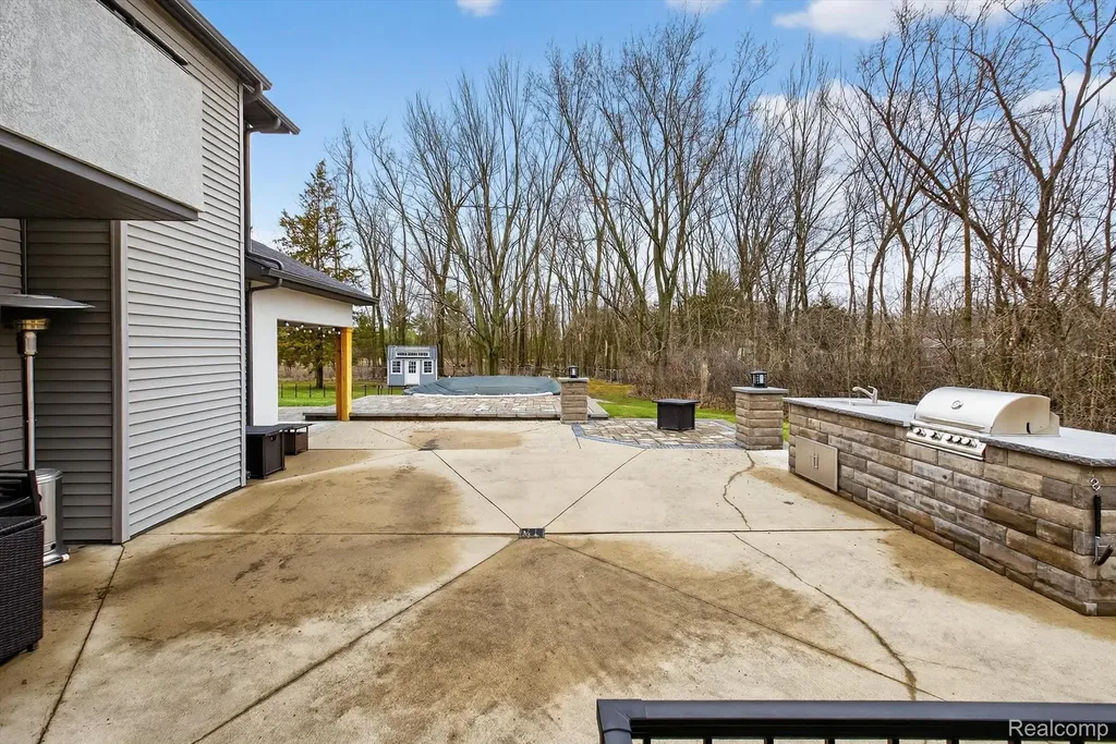 552 N Mckinley Road Flushing City MI 48433