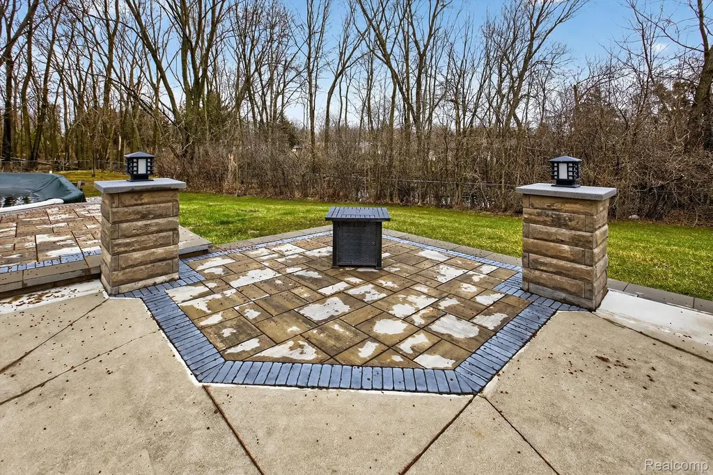 552 N Mckinley Road Flushing City MI 48433