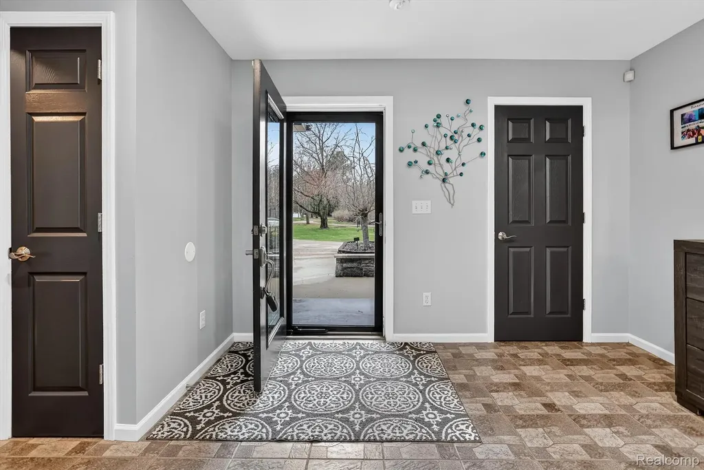 552 N Mckinley Road Flushing City MI 48433