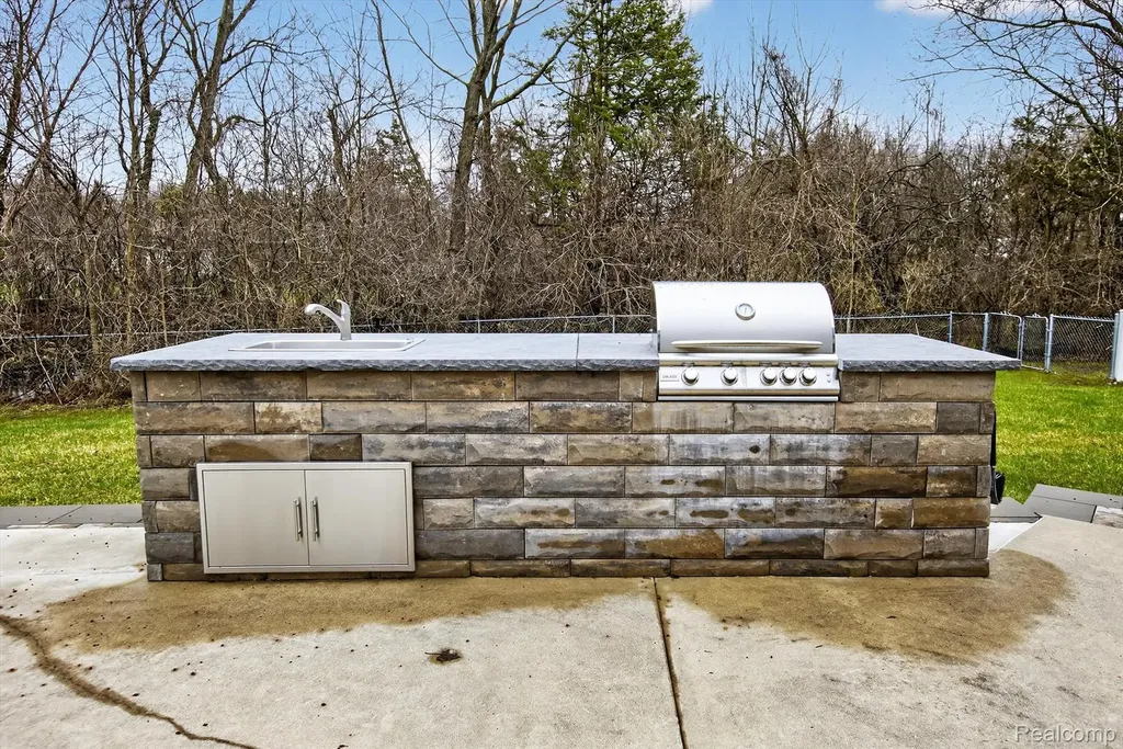 552 N Mckinley Road Flushing City MI 48433