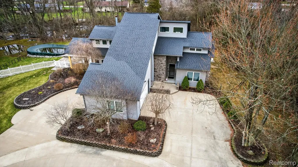 552 N Mckinley Road Flushing City MI 48433