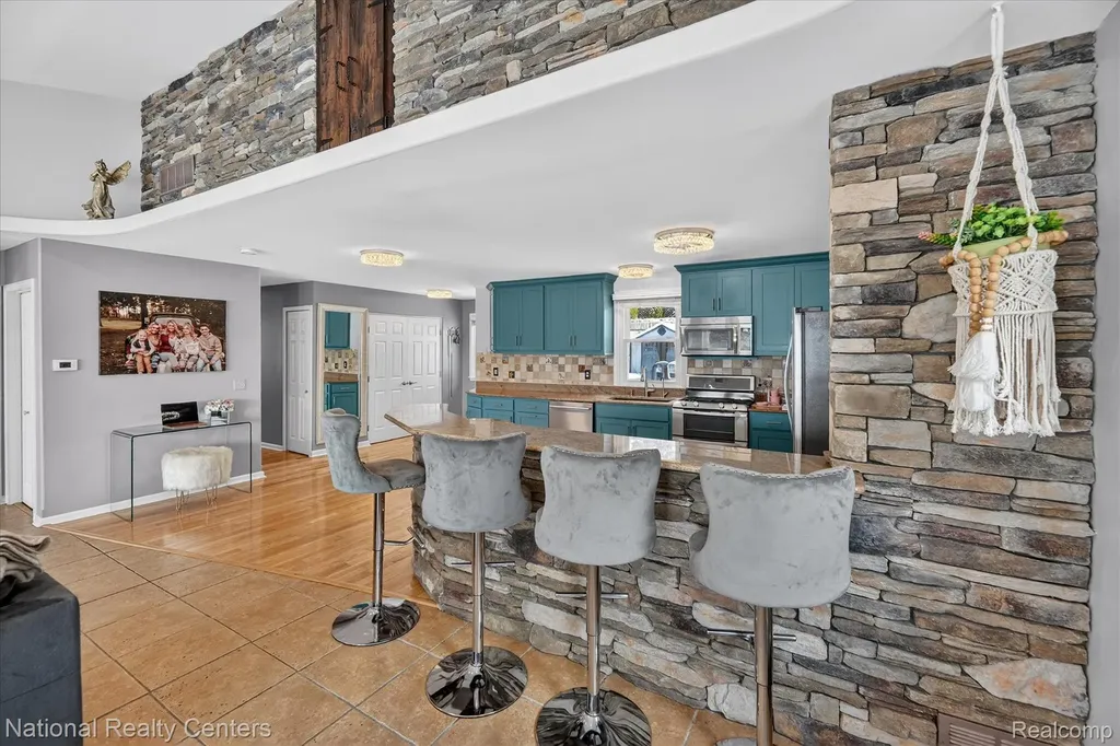 560 Black Oaks Trail Howell City MI 48843